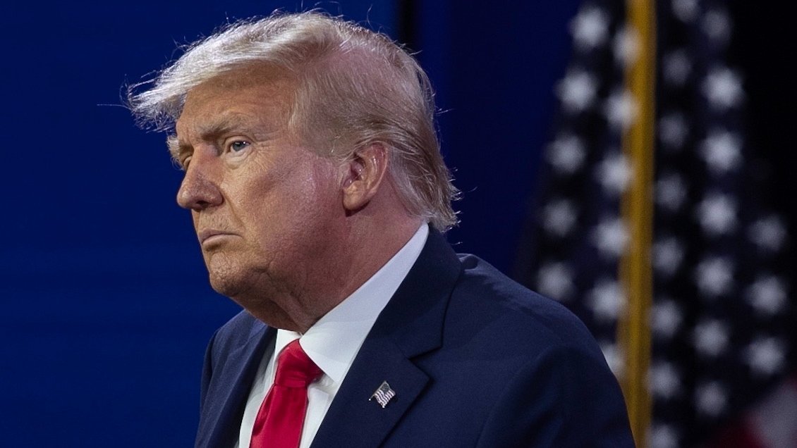 Trump: Envío de bombas de racimo a Ucrania empuja hacia una III Guerra Mundial