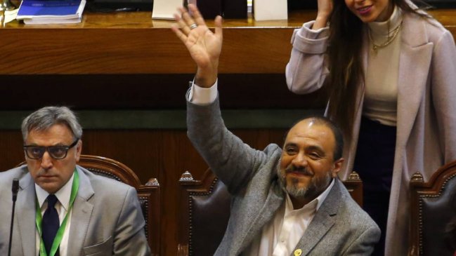 Cámara Baja rechazó acusación constitucional contra ministro Ávila