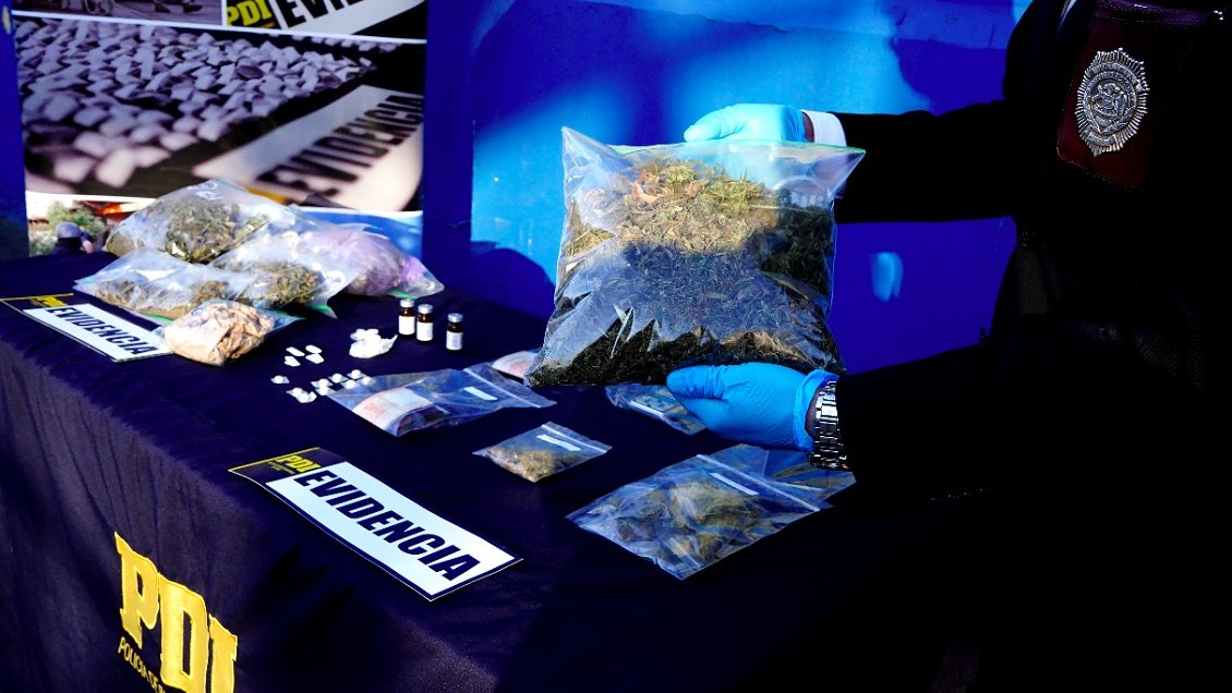 Cuatro detenidos dejaron dos operativos antidrogas simultáneos en La Serena