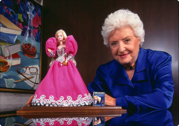 ruth handler con la muneca barbie