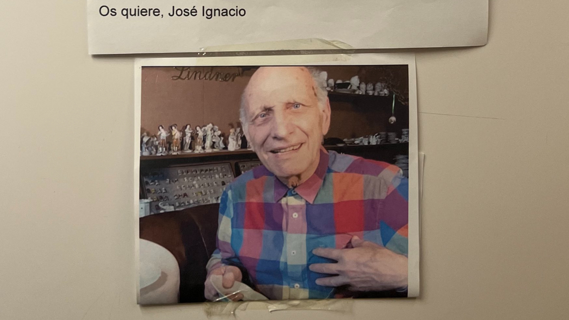 Anciano dejó tierna carta de despedida a sus vecinos antes de irse a una residencia: 