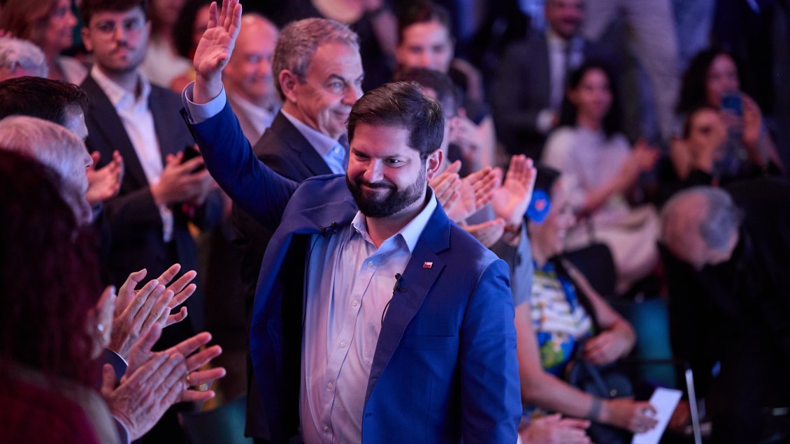 Presidente Boric finalizó su gira europea enfocada en la memoria y economía