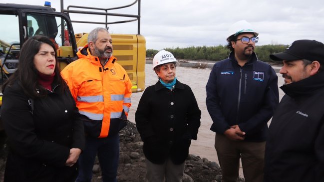 Ministra de Obras Públicas supervisó trabajos para impedir desbordes del Río Cachapoal