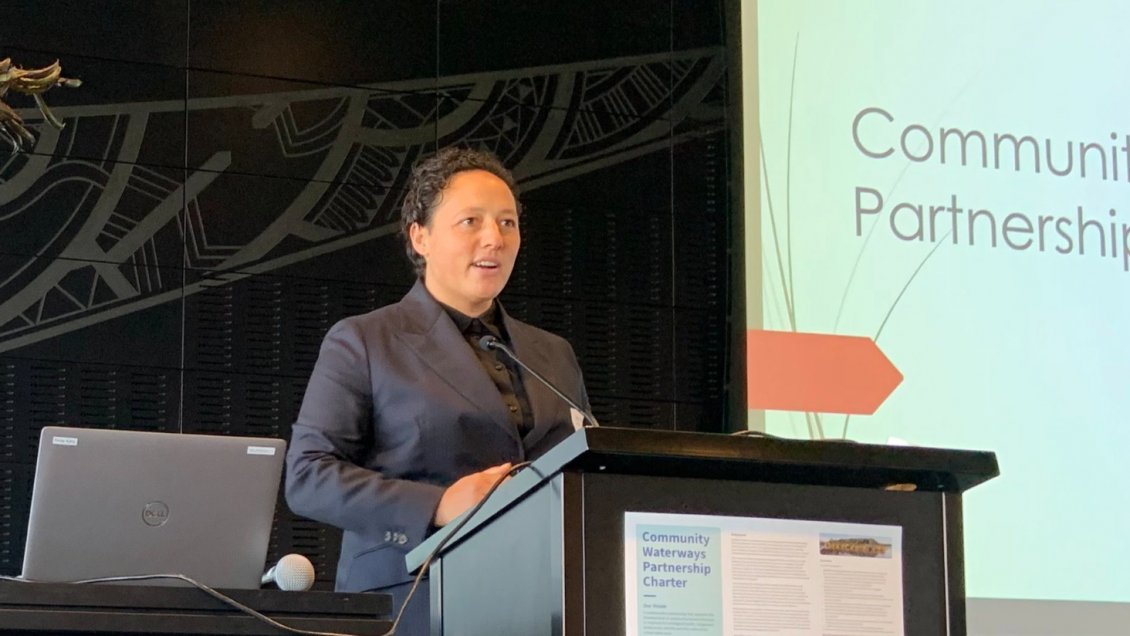 Ministra de Nueva Zelanda renunció tras protagonizar un accidente de tránsito