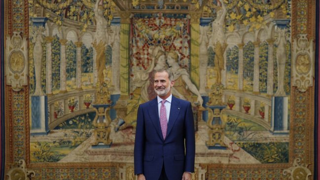  Rey de España convocará a mediados de agosto a los partidos para formar Gobierno  
