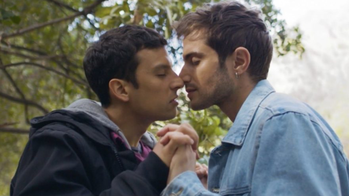 Así fue el esperado beso entre Thiago y Joselo en 