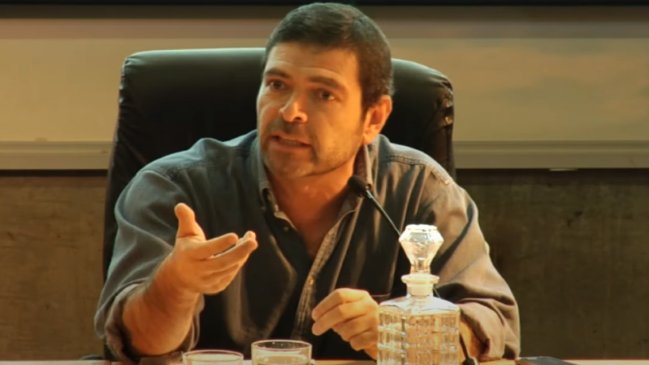   Carlos Ruiz, ideólogo del Frente Amplio, fue detenido por violencia intrafamiliar 