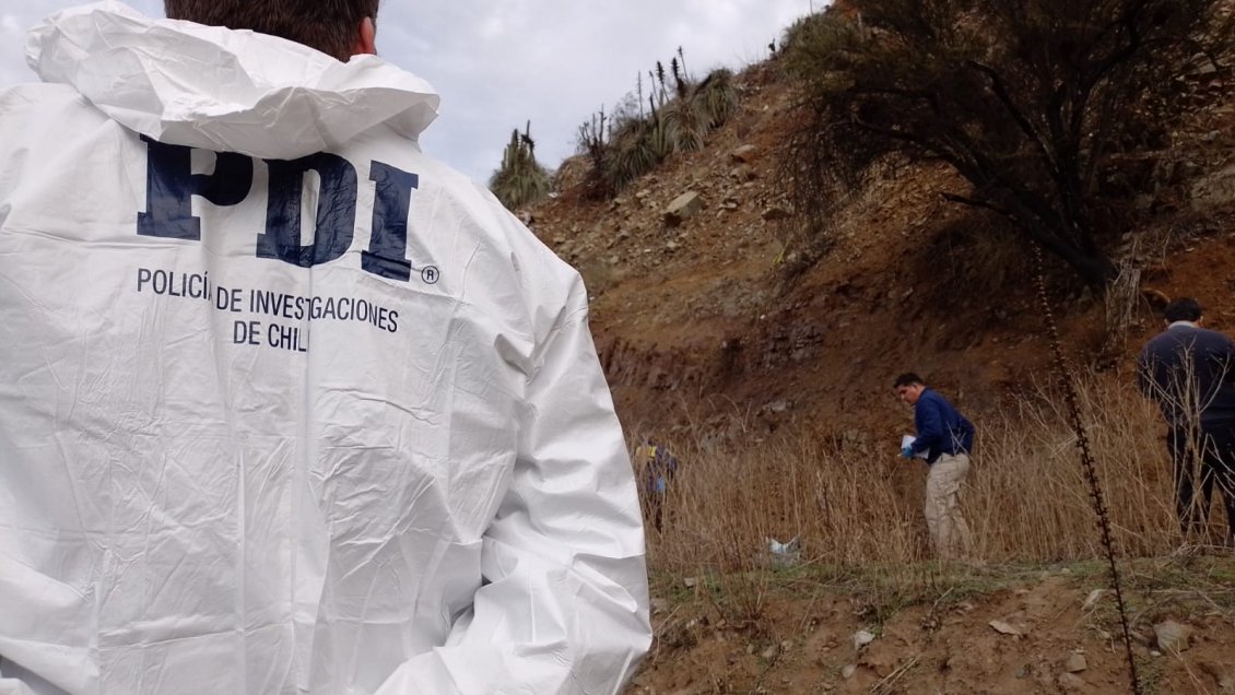 Valparaíso: Investigan cadáver encontrado en medio de un operativo policial en Laguna Verde