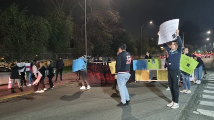  Trabajadores del clausurado Espacio Don Oscar protestaron contra el alcalde de Maipú  