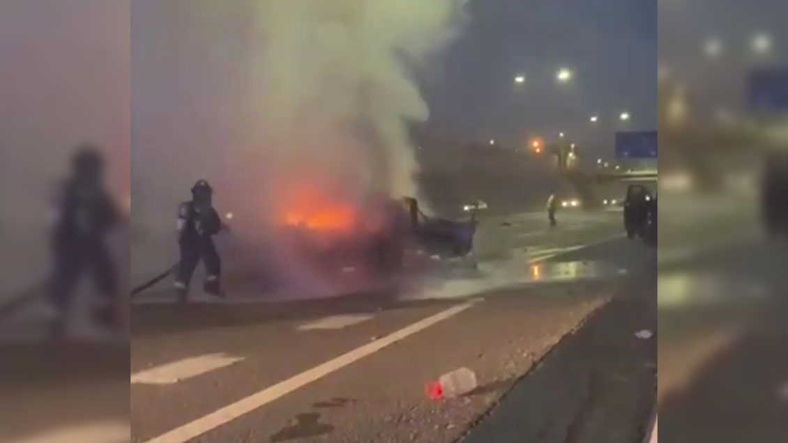 Al menos dos muertos tras accidente en la autopista Acceso Sur en Puente Alto: Un auto quedó en llamas