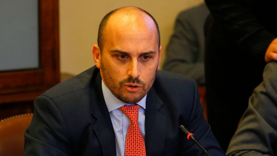 Diputados RN oficiaron a Contraloría por posible conflicto de interés tras renuncia de Gutiérrez