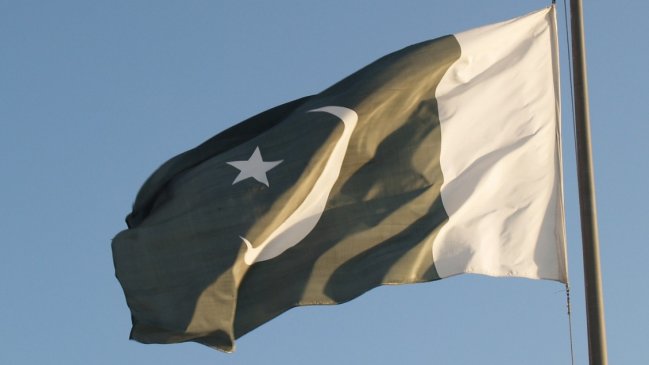   Pakistán: Al menos 25 muertos y 100 heridos dejó ataque suicida contra partido religioso 
