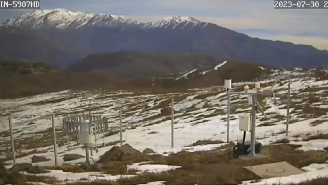 Ola de calor amenaza el suministro de agua en Santiago: La nieve se está derritiendo en invierno