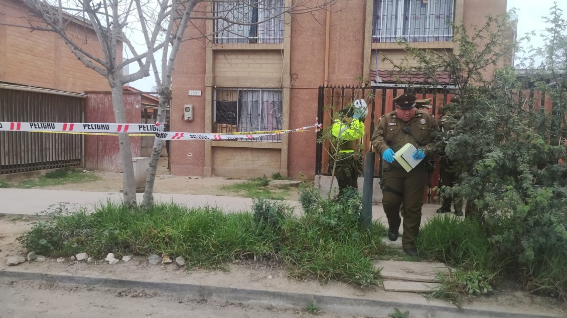 Carabineros detuvo a mujer acusada de apuñalar a su hija recién nacida