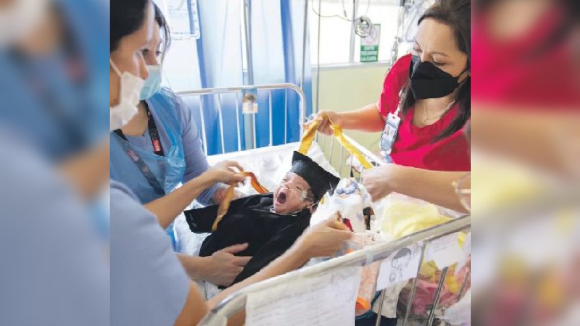 Guagüita que nació pesando 718 gramos fue dada de alta tras cuatro meses