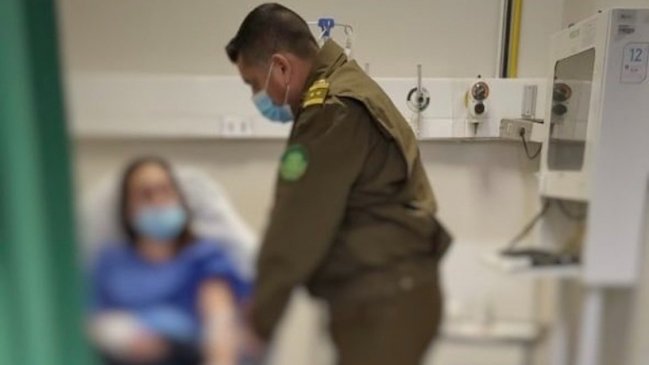 Carabinera fue asaltada y baleada en Santiago Centro