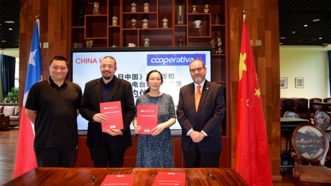 Radio Cooperativa firma acuerdo de cooperación con la revista China Hoy