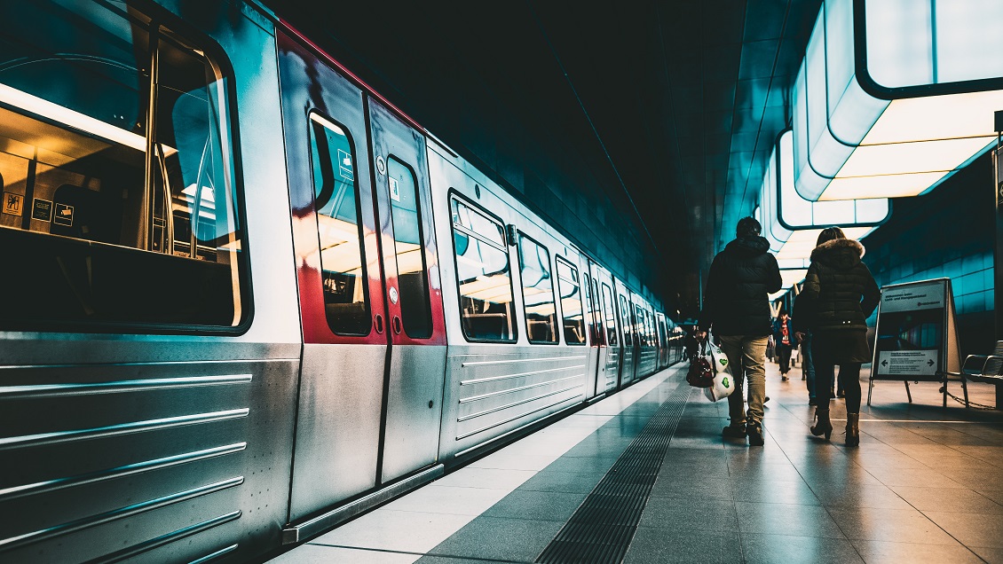 Pareja tuvo sexo en la cabina del conductor y retrasó media hora la salida de un tren