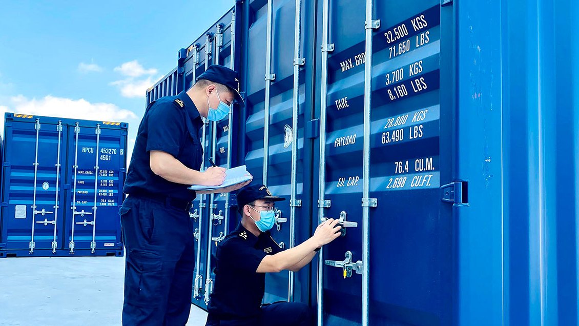 El próspero transporte de carga entre la ciudad china de Xiamen y Asia Central