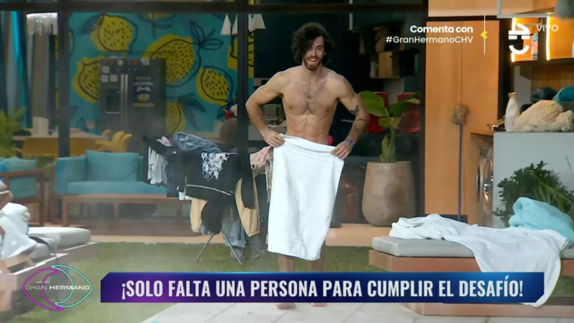 A lo Pincoya: Cinco integrantes de Gran Hermano se tiraron desnudos a la piscina