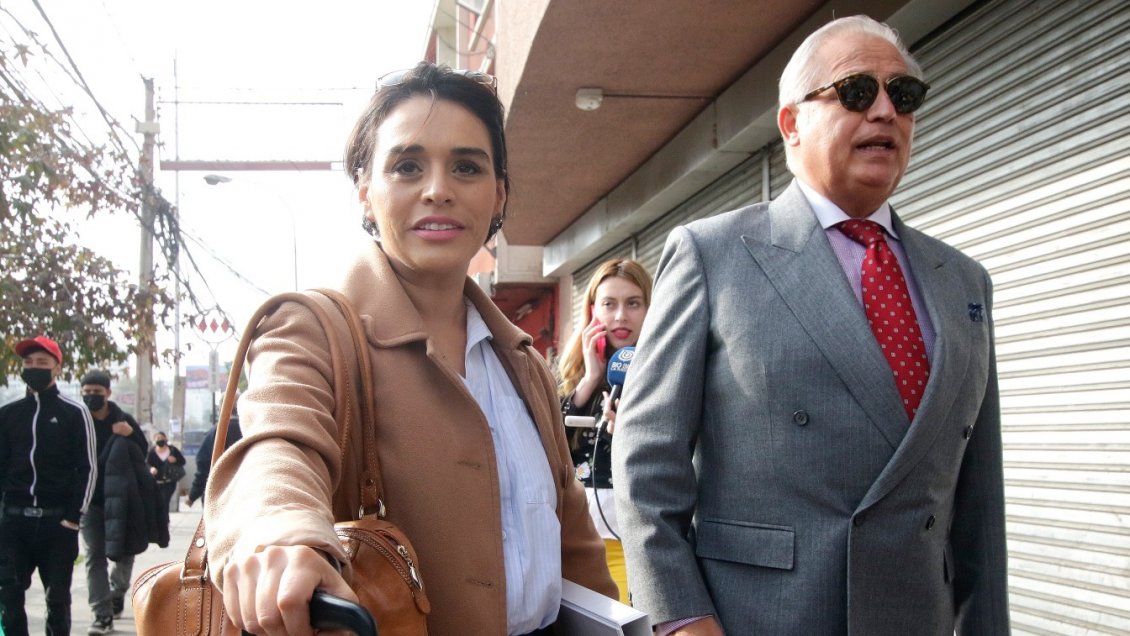 Defensa de Karina Oliva acusó asociación forzada con el caso convenios