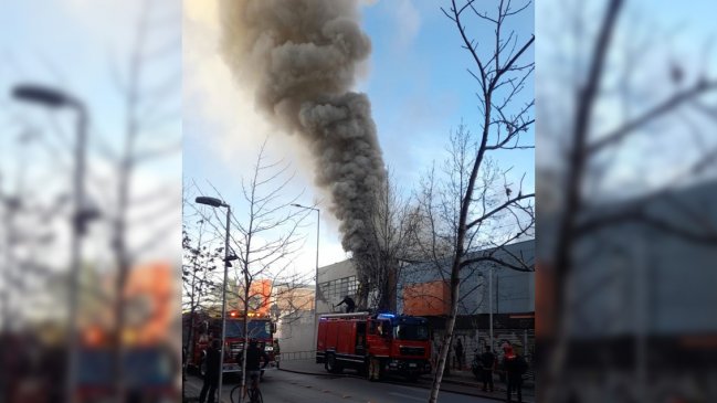 Incendio afectó a un local en el barrio 10 de Julio