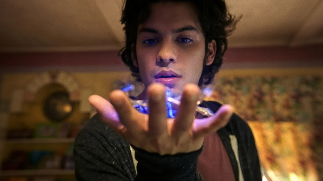 Xolo Maridueña en Blue Beetle