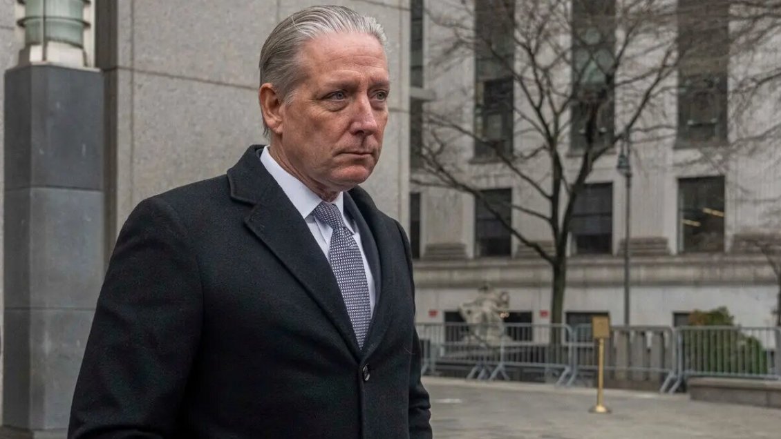 Exagente del FBI se declara culpable de lavar dinero para un oligarca ruso