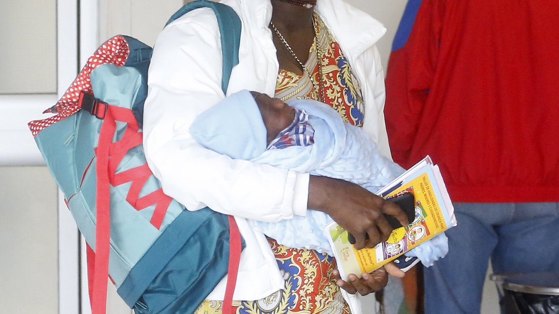 Justicia anuló orden de expulsión de mujer haitiana madre de niña chilena