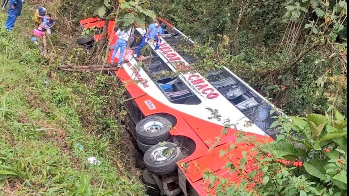 Al menos 20 muertos y 38 heridos por accidente de un bus en Bolivia