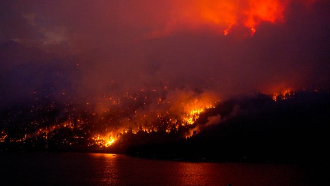   El oeste de Canadá declaró estado de emergencia ante el crecimiento de los incendios 