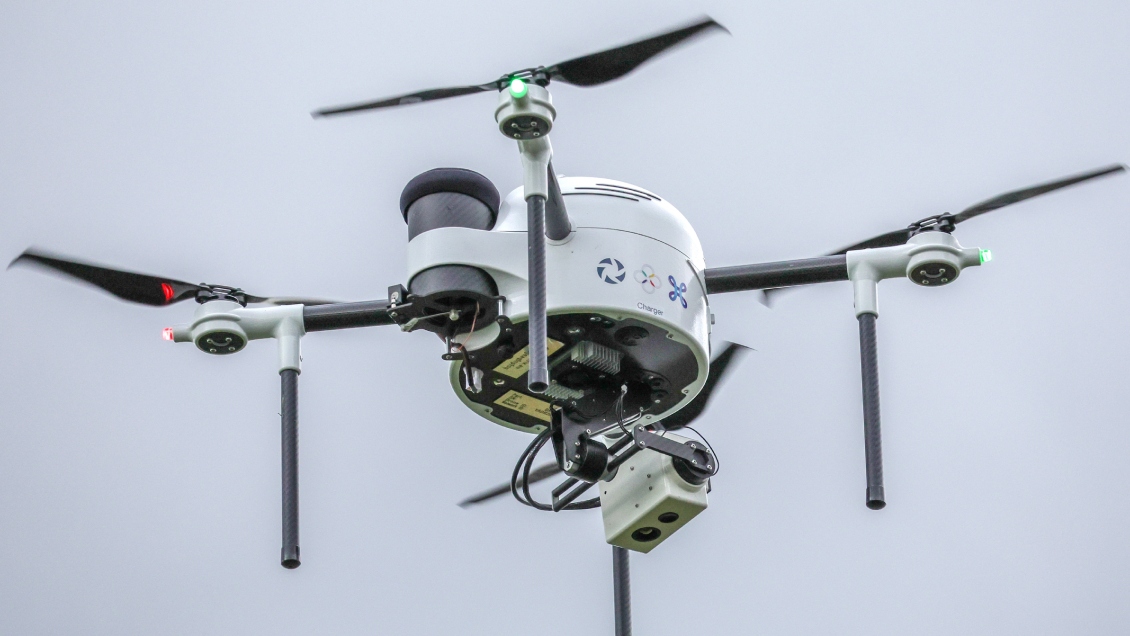 Ucrania lanzó aluvión de drones en represalia por ataque ruso contra un teatro