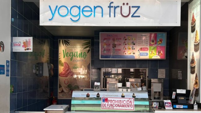 Por agua que contaminaba los conos: Prohíben funcionamiento a local de Yogen Fruz en Antofagasta