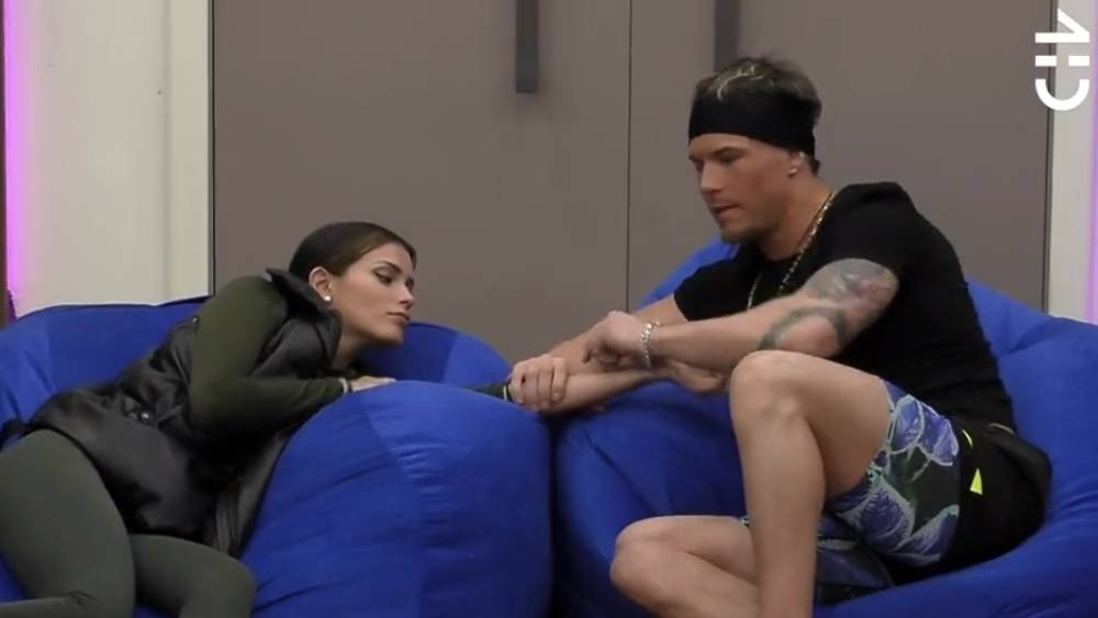 Gran Hermano: Fanáticos expectantes por coqueteos entre Cony y Rai