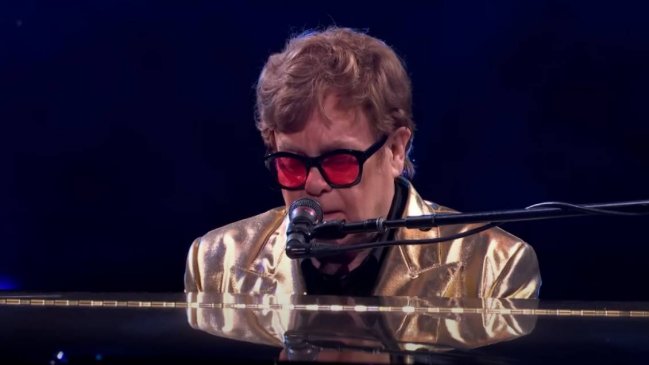   Elton John fue hospitalizado debido a accidente en su casa 
