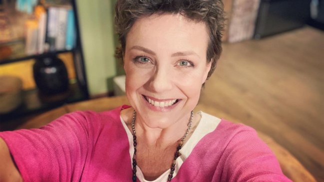 Claudia Conserva recibe duras críticas tras anunciar su libro 