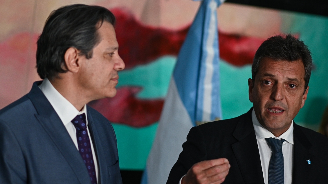 Ministro y candidato argentino anunció junto a Brasil garantías del CAF para comercio bilateral