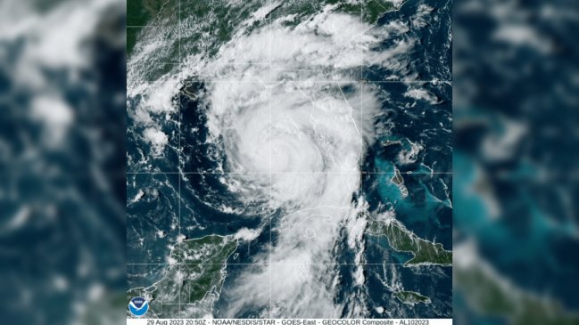   Huracán Idalia: 1,6 millones de personas en Florida tienen orden de evacuar sus casas 