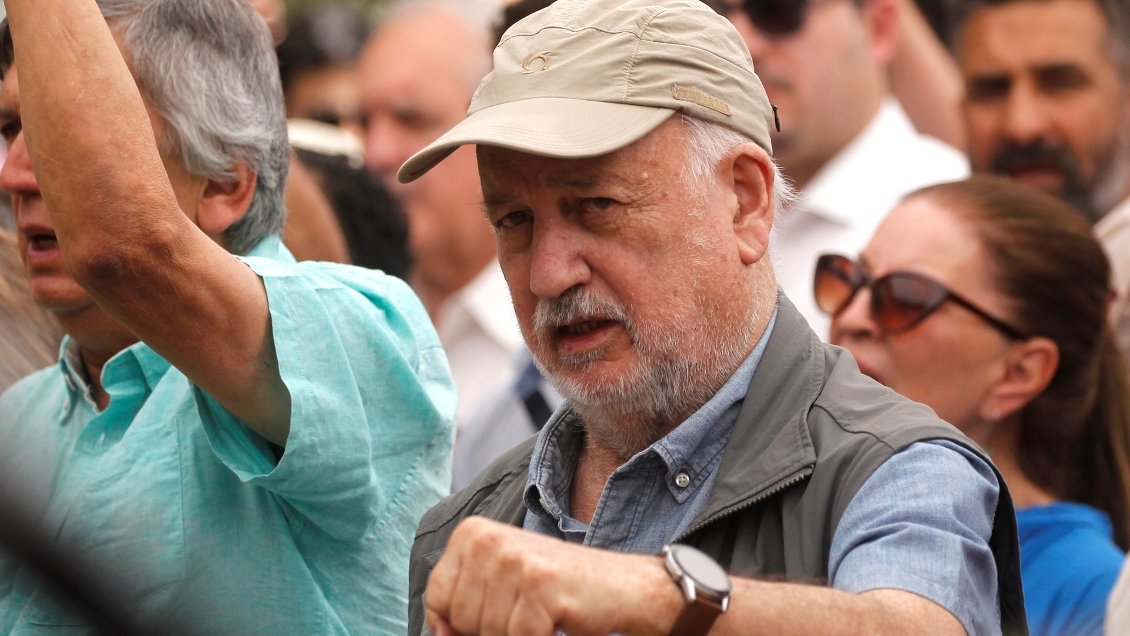 La vida de Teillier en dictadura: Torturado, en clandestinidad y sus nexos con el FPMR