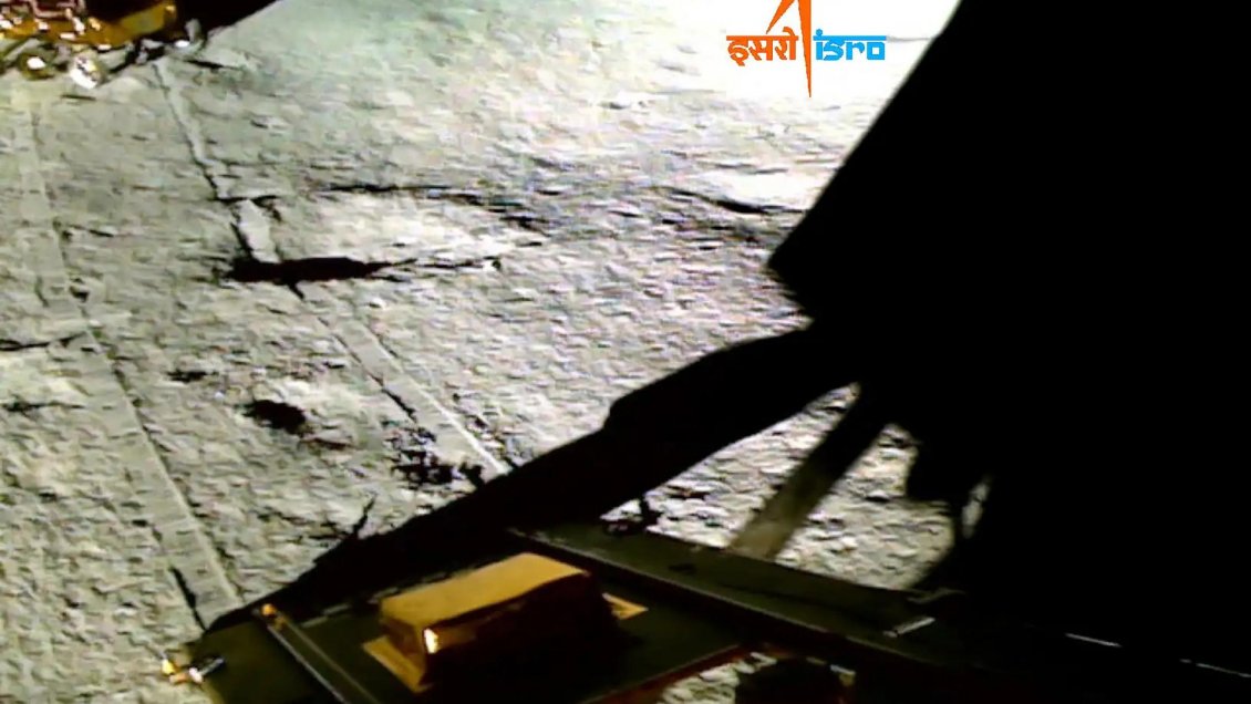 La misión espacial de la India detecta presencia de azufre en el polo sur de la Luna