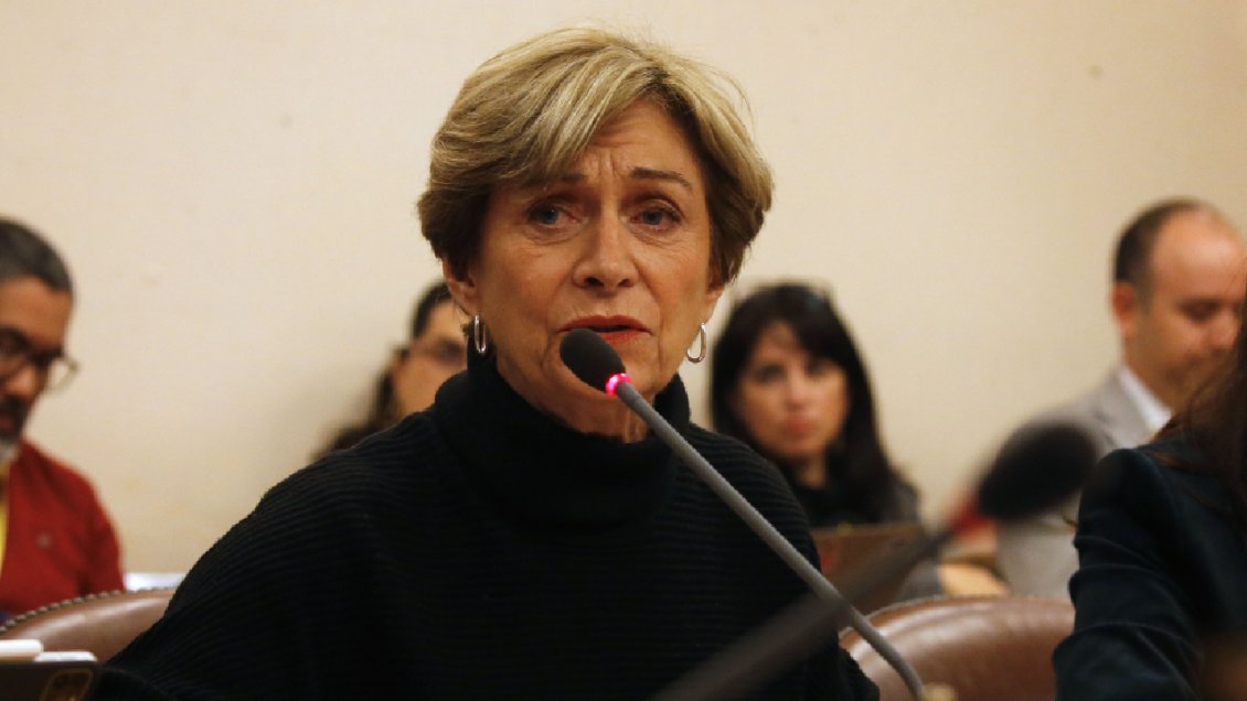 Matthei arriesga suspensión por disputa con un pub de Avenida Italia