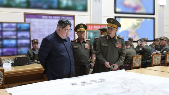  Kim Jong-un supervisó ejercicios de mando militar tras maniobras aliadas  