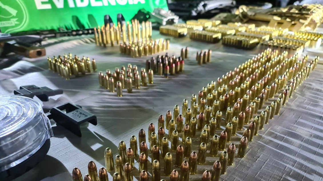 Detuvieron a sujeto que tenía un arsenal y droga en La Pintana