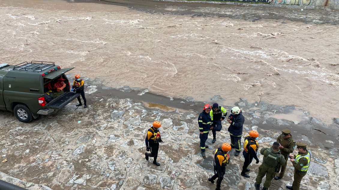 Providencia: Cadáver apareció flotando en el Río Mapocho