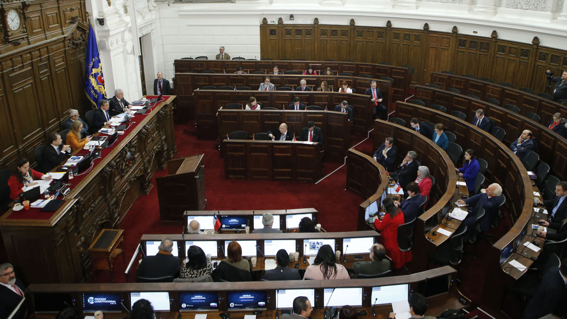 Derecha acusa que oficialismo exige retiro 