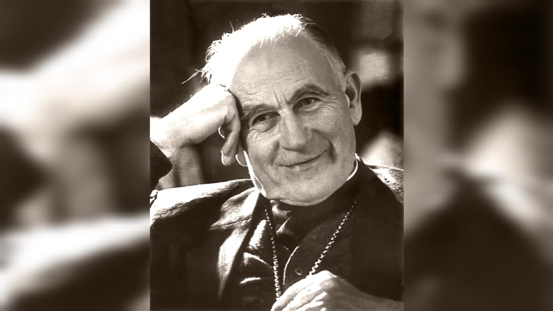 50 años del golpe: Universidad crea archivo patrimonial de Raúl Silva Henríquez