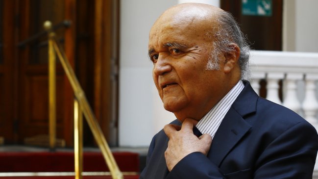 Genaro Arriagada lanzó reedición de su libro 