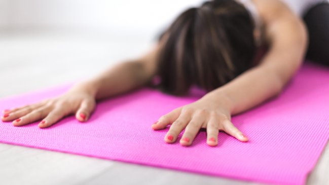 Pareja creyó estar ante un asesinato masivo, pero resultó ser una clase de yoga: Intervino la policía