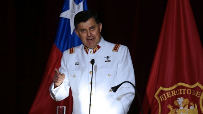   General (r) Martínez denuncia que fue amenazado por exmilitar en la calle 