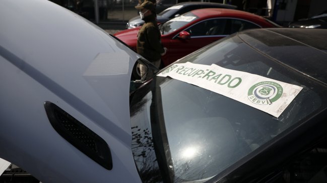 Dos detenidos en Puente Alto: iban en auto robado y con pistolas de fogueo